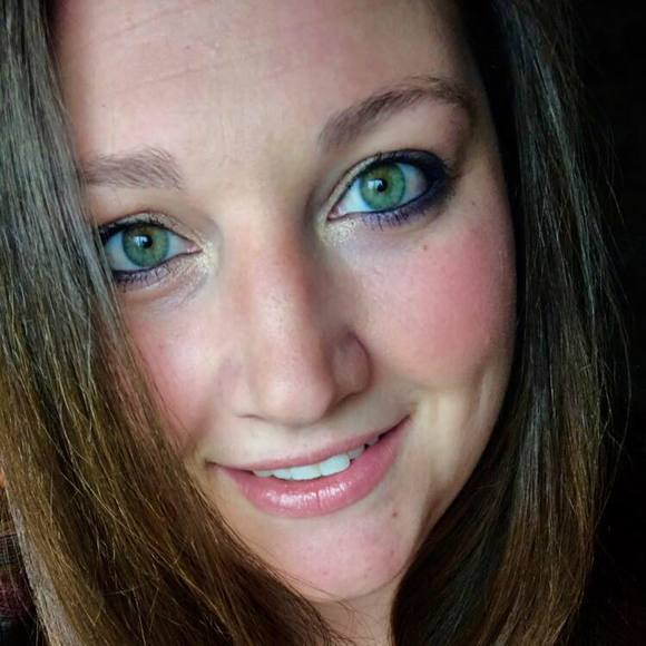 Meet your Posher, Stephanie - Picture 1 of 1